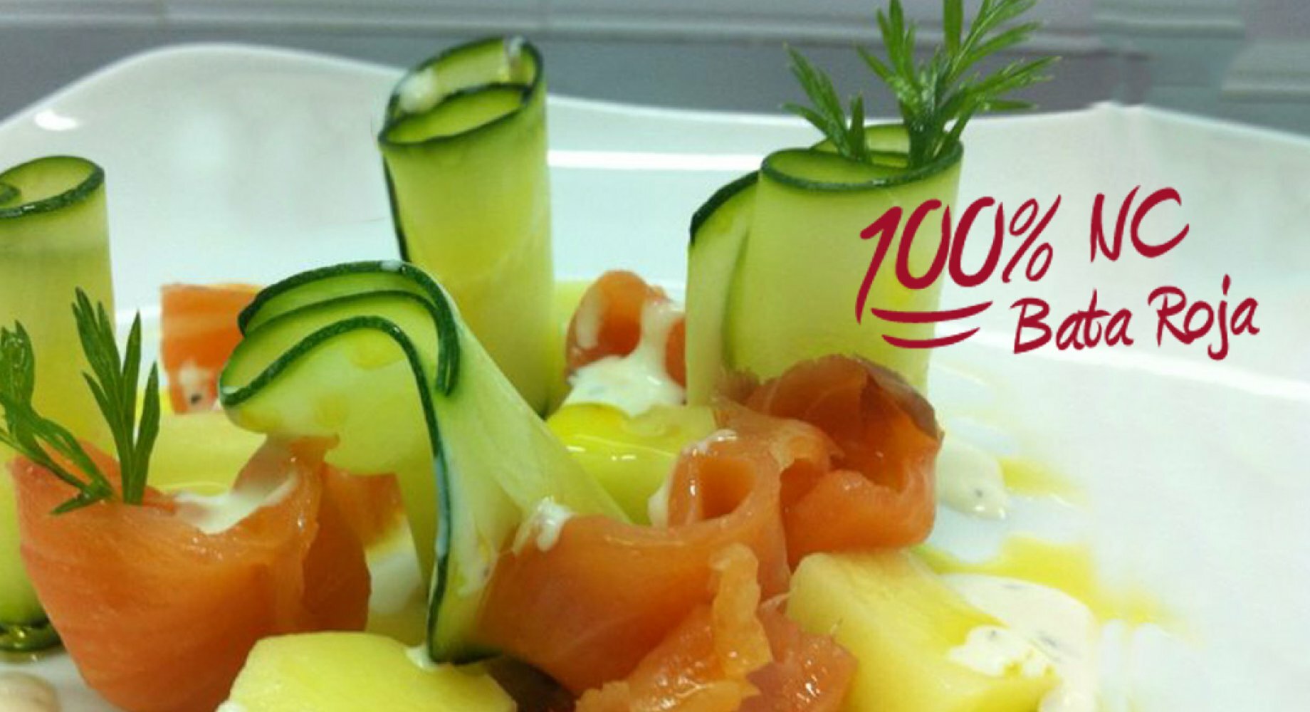 Ensalada templada de patata con salmón ahumado y salsa de yogurt Ensalada templada de patata con salmón ahumado y salsa de yogurt